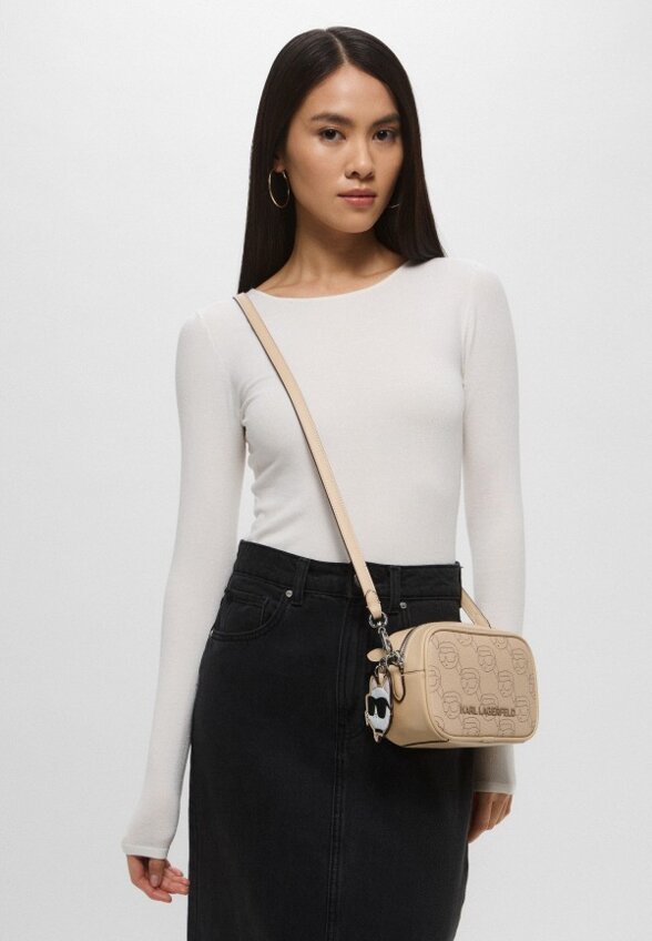 Сумка и брелок Karl Lagerfeld