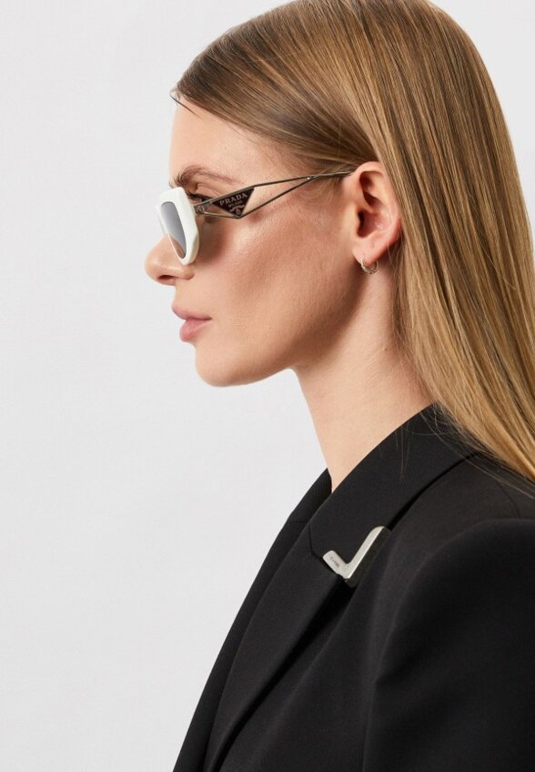 Очки солнцезащитные Prada