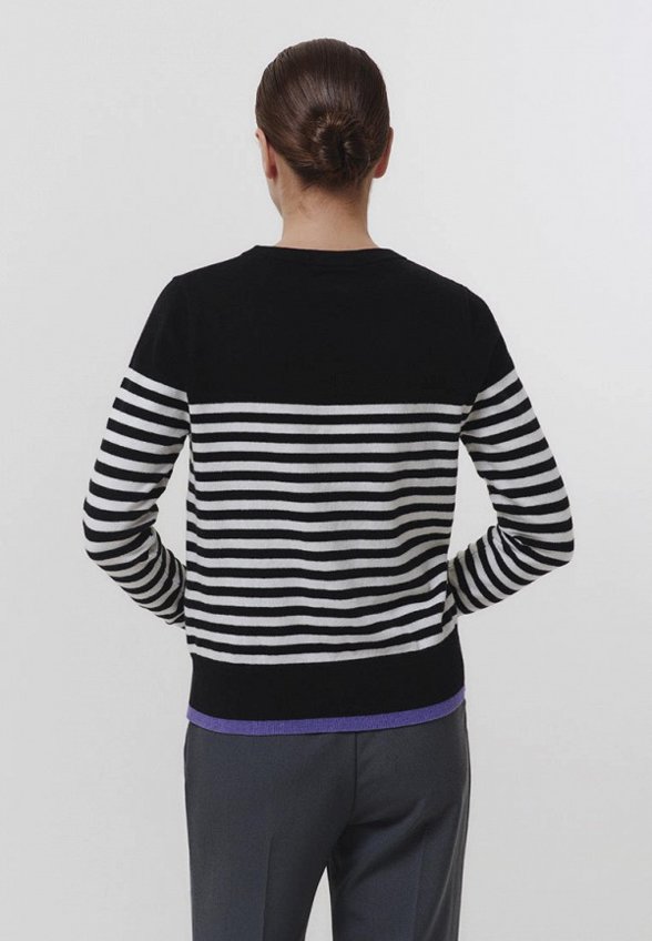 Джемпер Daisyknit