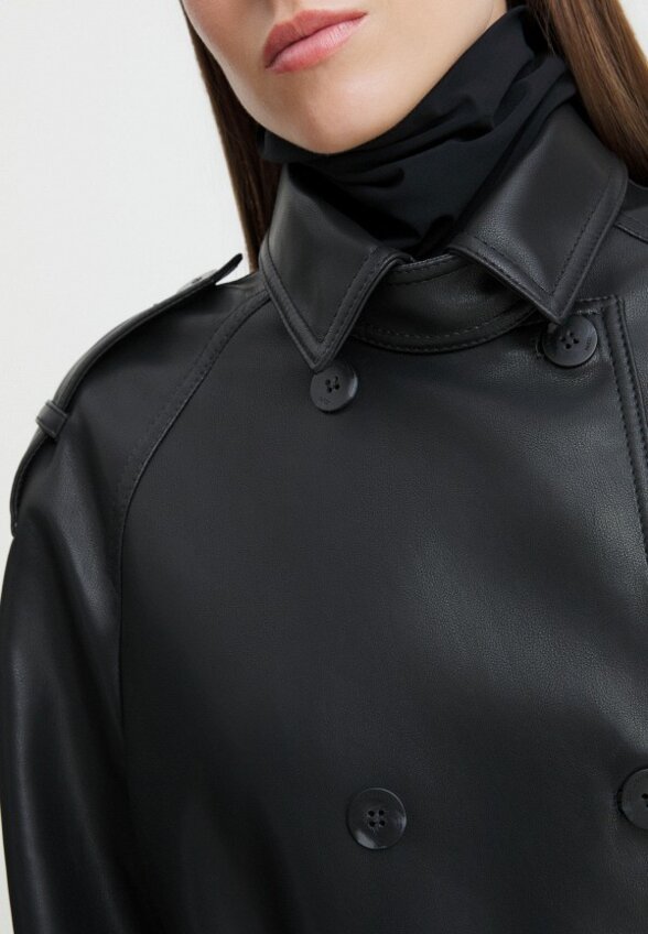 Плащ Maison David