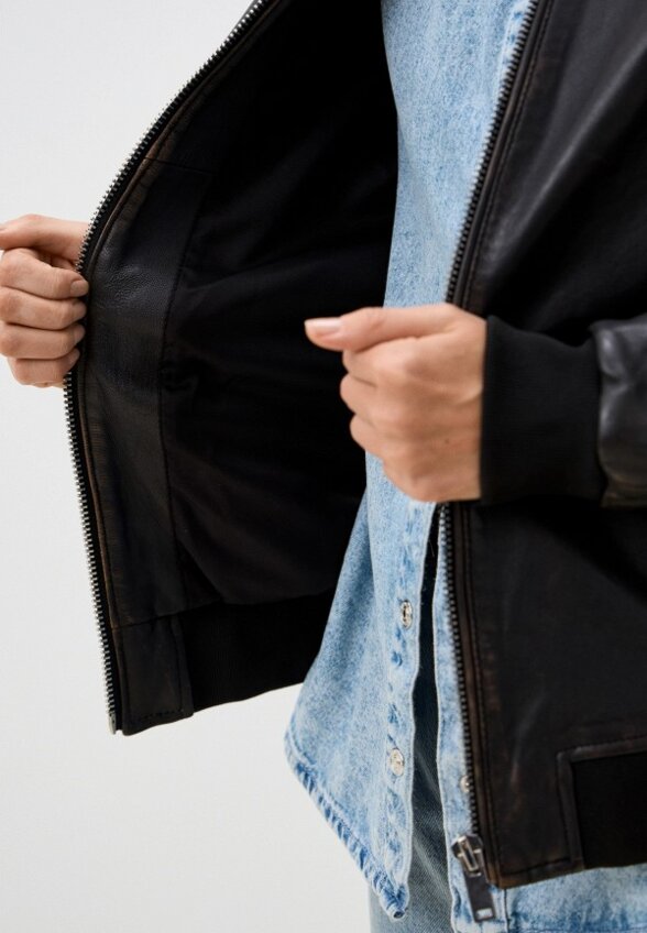 Бомбер Снежная Королева