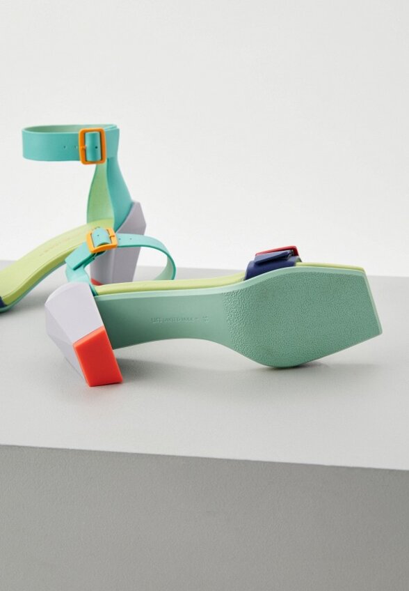 Босоножки United Nude