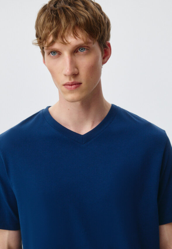 Футболка MARK REGULAR FIT базовая