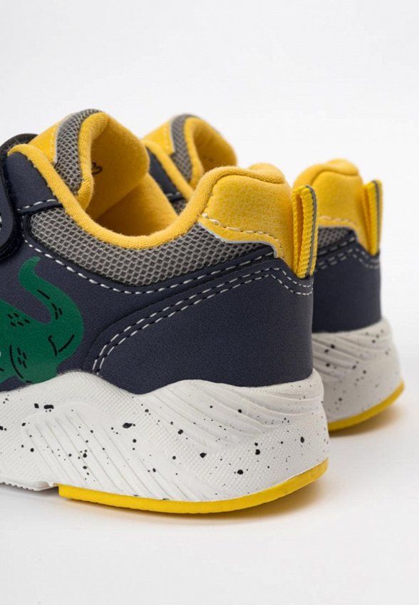 Кроссовки Tikkago