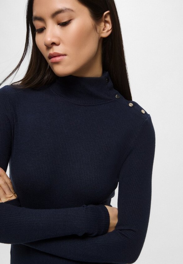 Водолазка Mango