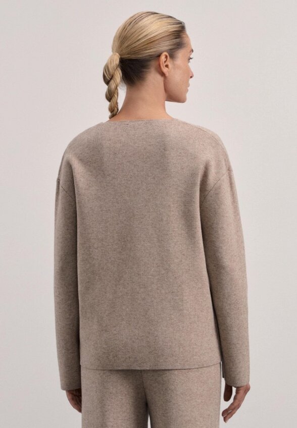 Пуловер Zarina