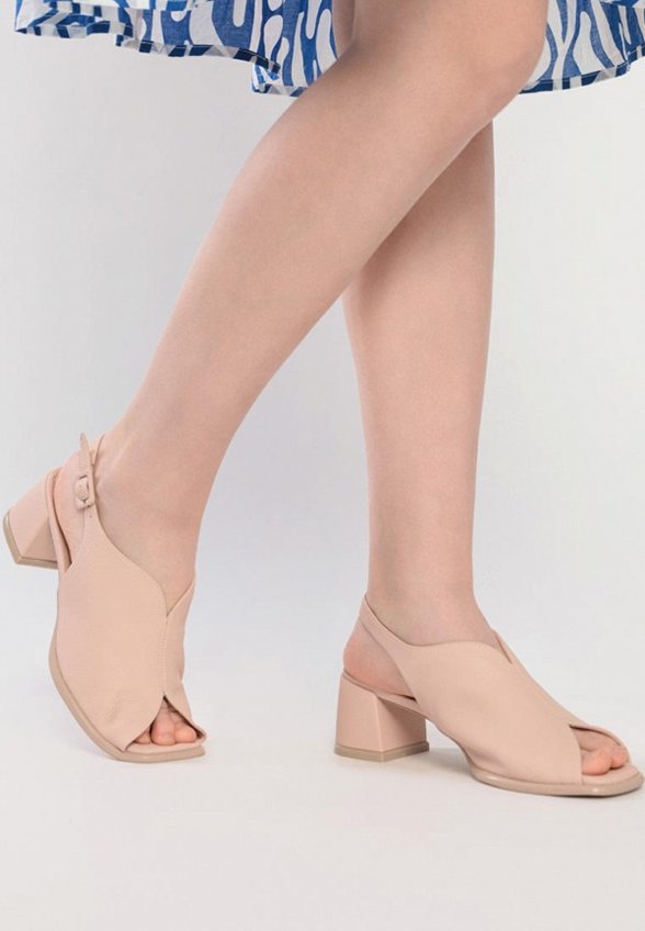 Босоножки Gut