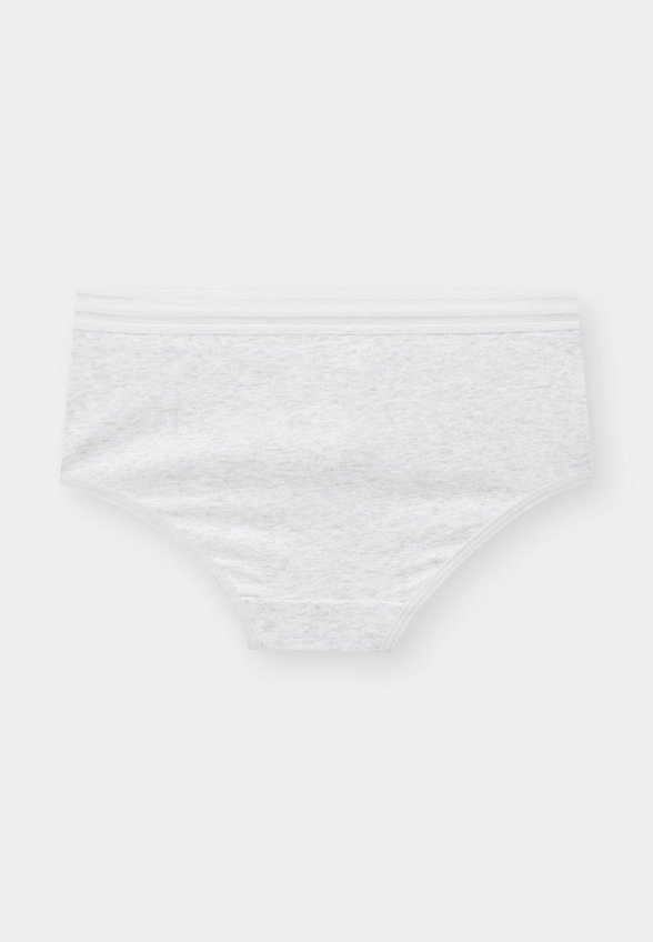 Бюстгальтер и трусы Sela