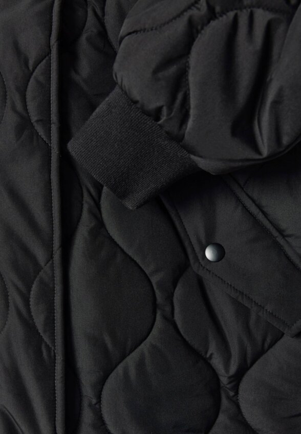 Стеганая куртка с водоотталкивающей пропиткой