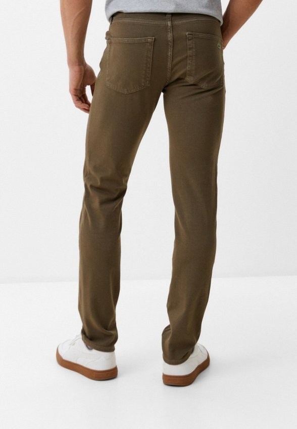 Джинсы Lacoste