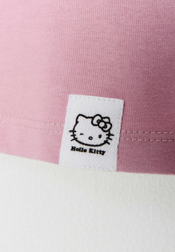 Футболка оверсайз с принтом Hello Kitty для девочек