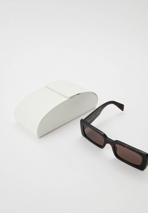 Очки солнцезащитные Prada