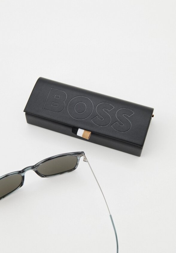 Очки солнцезащитные Boss