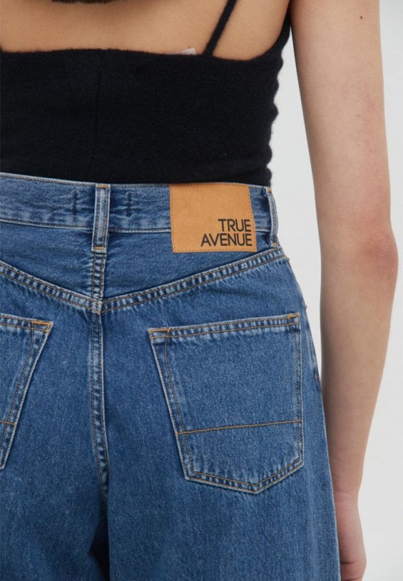 Джинсы True Avenue