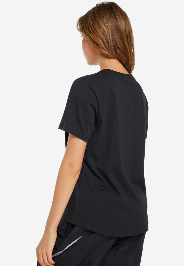 Футболка женская Nike Club Essentials, Черный