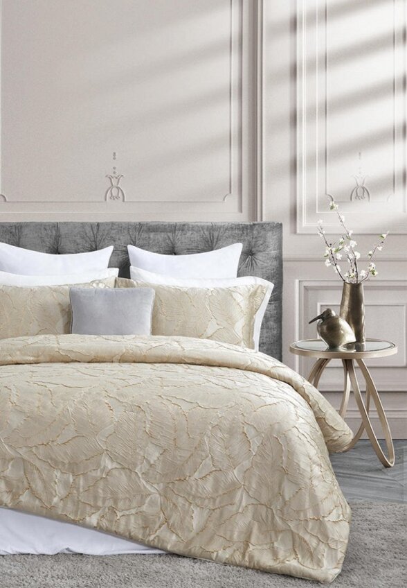 Комплект с покрывалом Estia