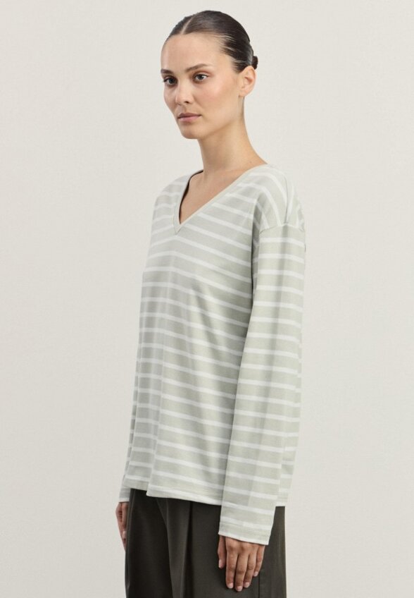 Лонгслив Zarina