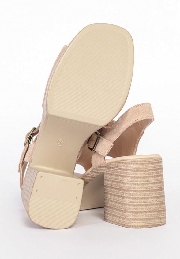 Босоножки Gut