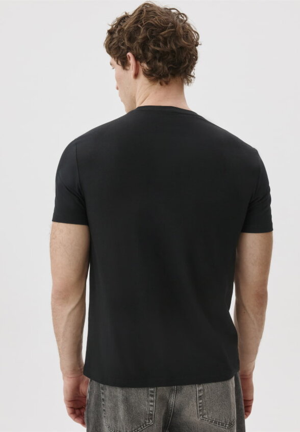 Футболка SLIM FIT базовая