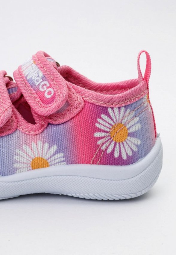 Кроссовки Tikkago