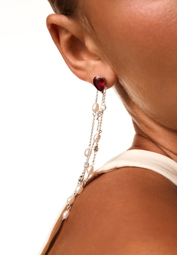 Серебряные серьги СИЦИЛИЯ с красным камнем и подвесками с жемчугом MIE