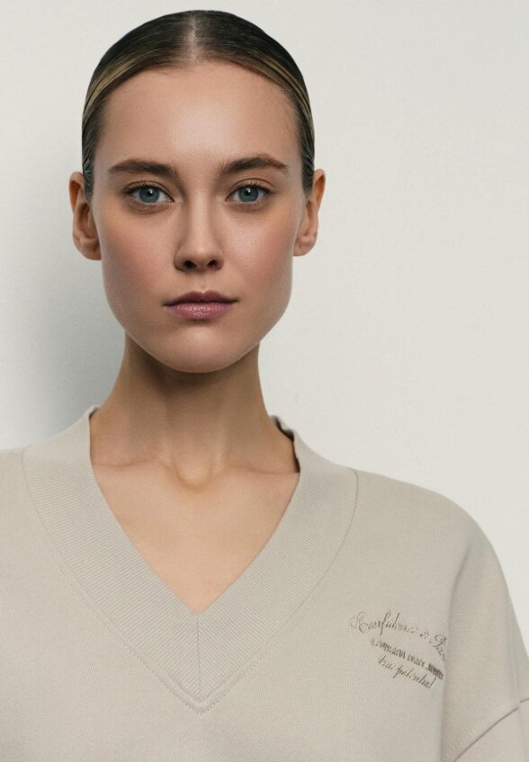 Свитшот Zarina