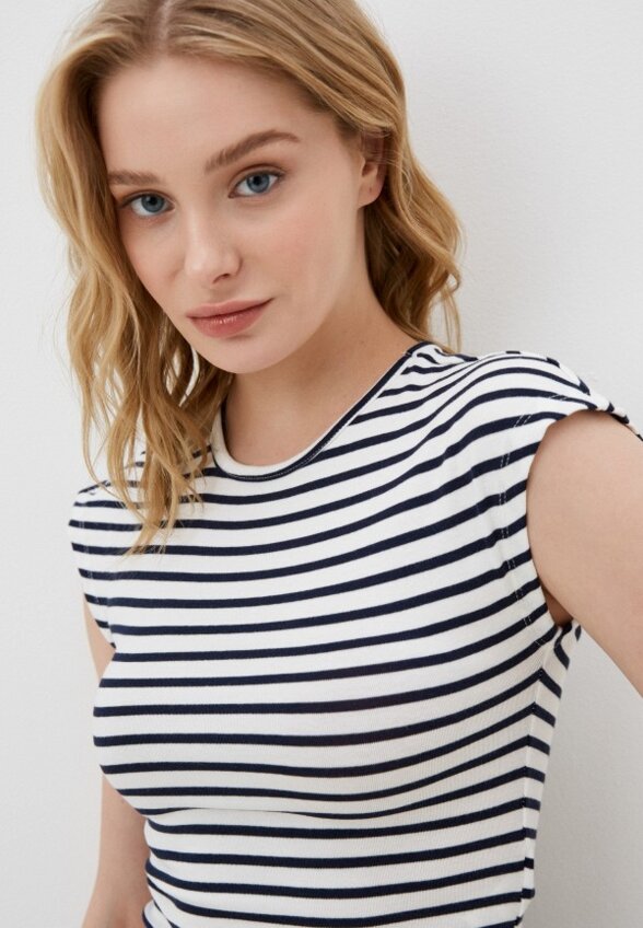 Футболка Colin's