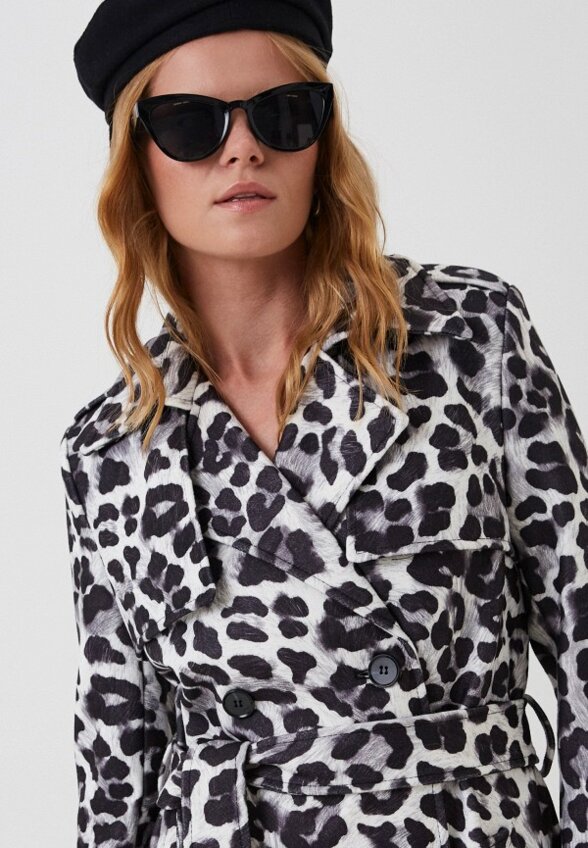 Пальто двубортное Bad Queen