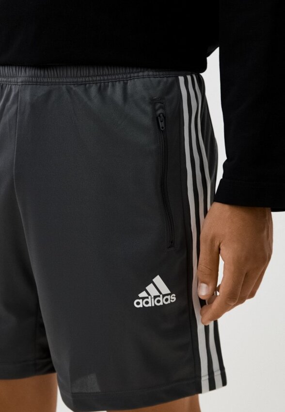 Шорты спортивные adidas