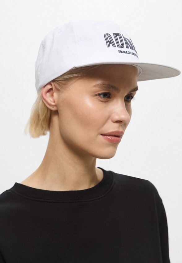 Бейсболка adidas