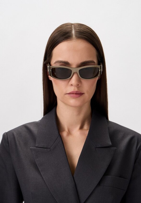 Очки солнцезащитные Fendi