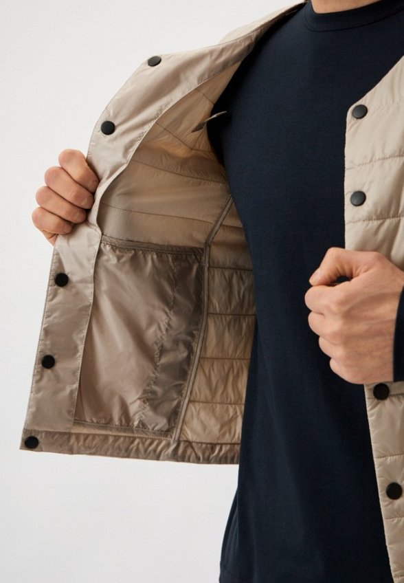 Жилет утепленный EA7