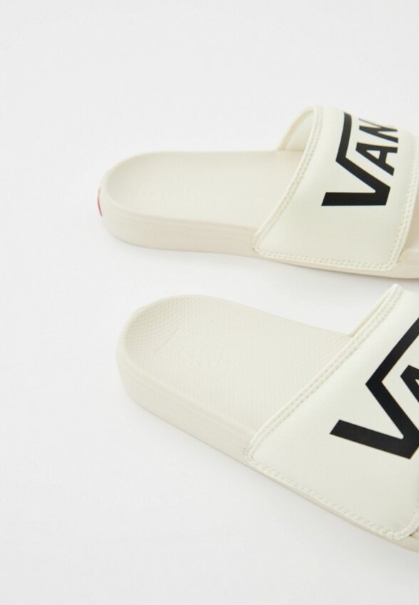 Сланцы Vans