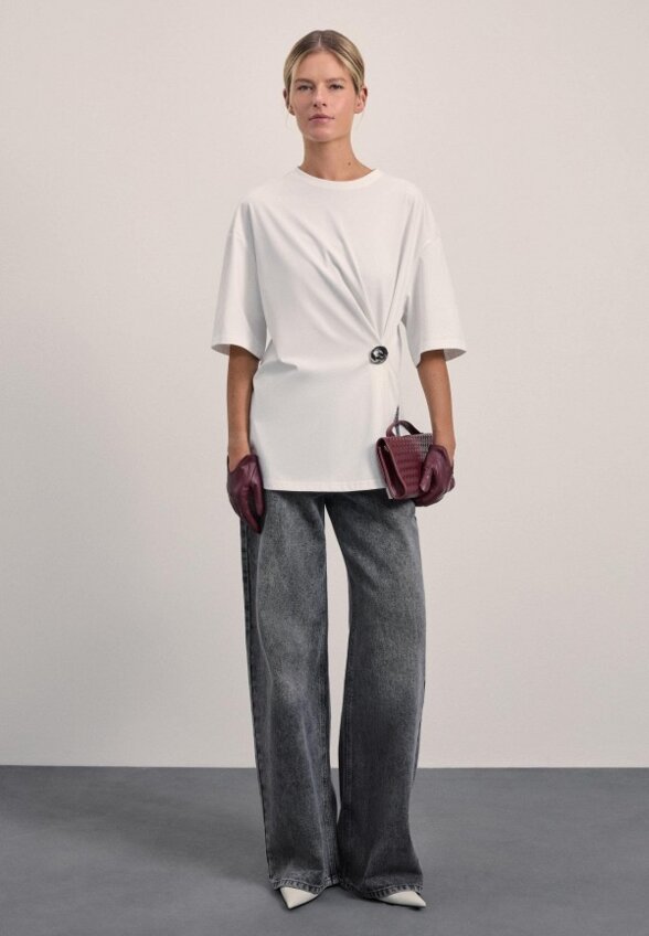 Футболка Zarina