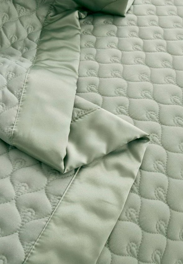 Комплект с покрывалом Sofi De Marko