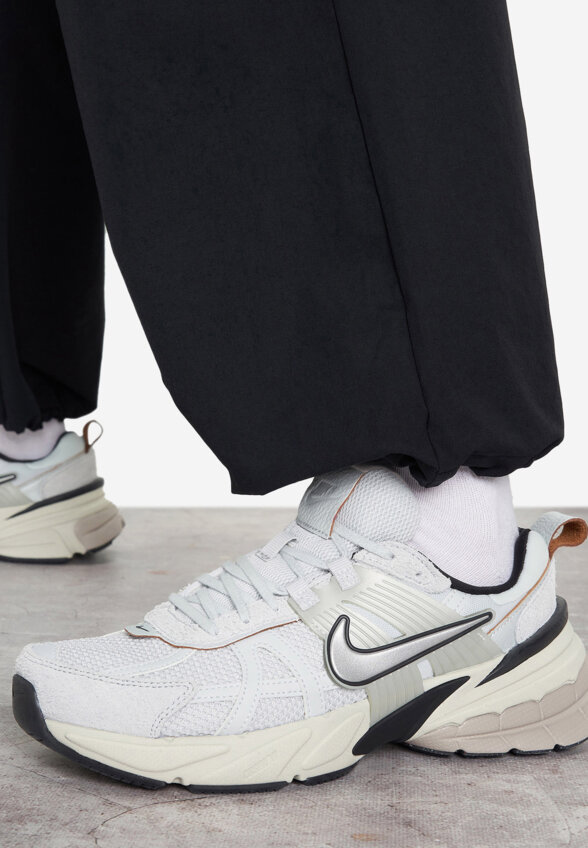 Кроссовки женские Nike V2 K Run, Белый