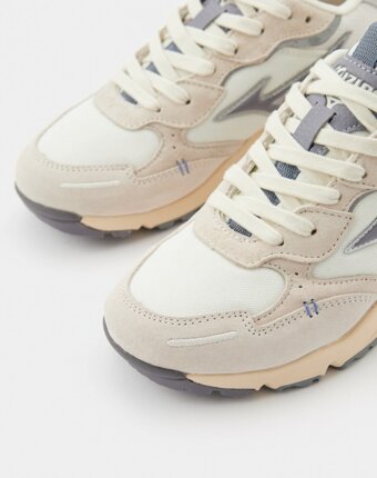 Кроссовки Mizuno женщинам