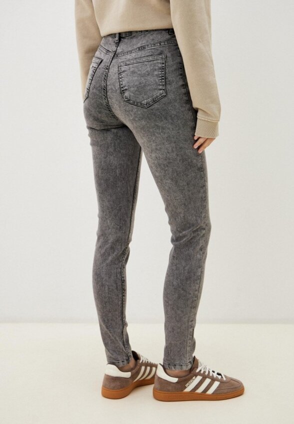 Джинсы Terranova