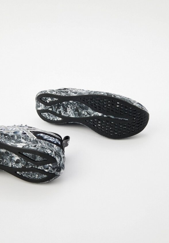 Кроссовки ASICS