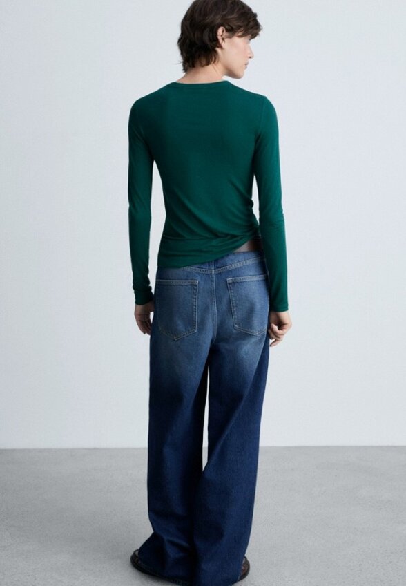 Лонгслив Mango