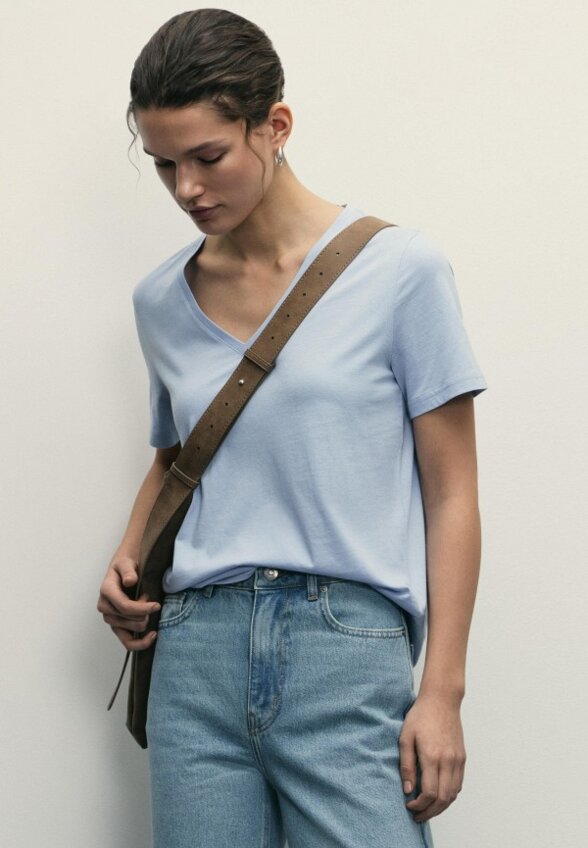 Футболка Zarina