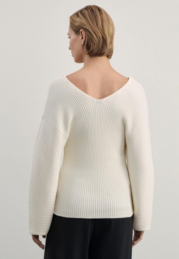 Пуловер Zarina