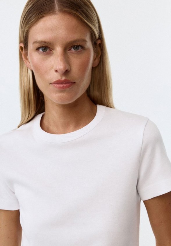 Футболка Sela