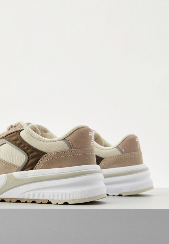 Кроссовки EA7