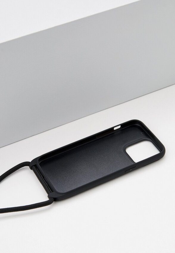 Чехол для iPhone Karl Lagerfeld