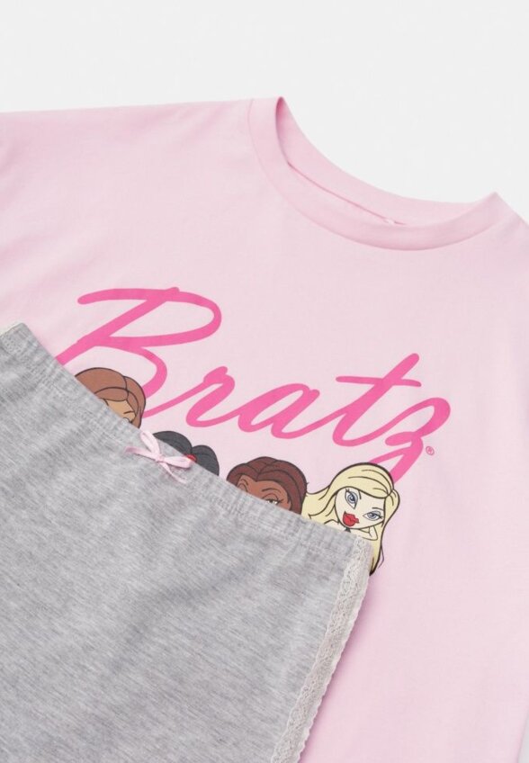 Пижама с принтом для девочек из коллекции SELA x BRATZ