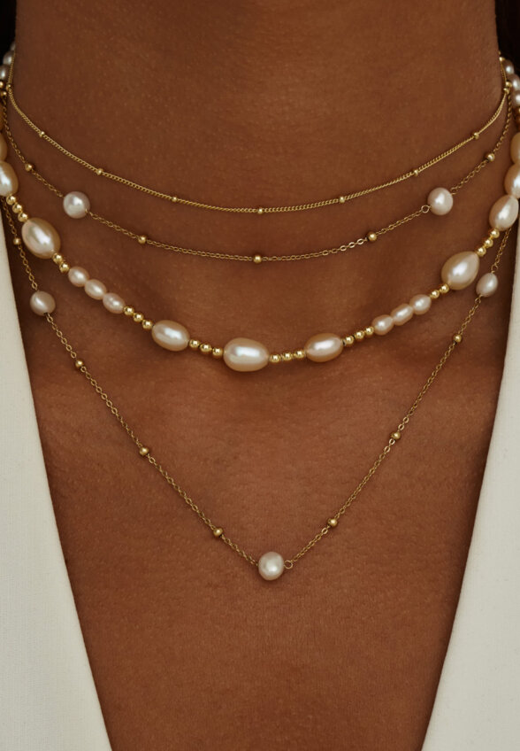 Серебряное колье ДИАНА с натуральным жемчугом в покрытии желтое золото MIE