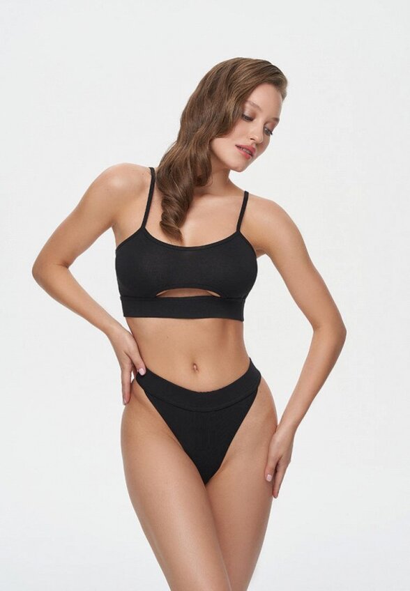 Топ и трусы Amazonka Underwear