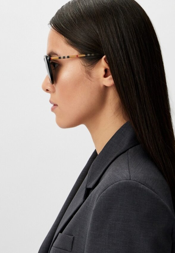 Очки солнцезащитные Burberry