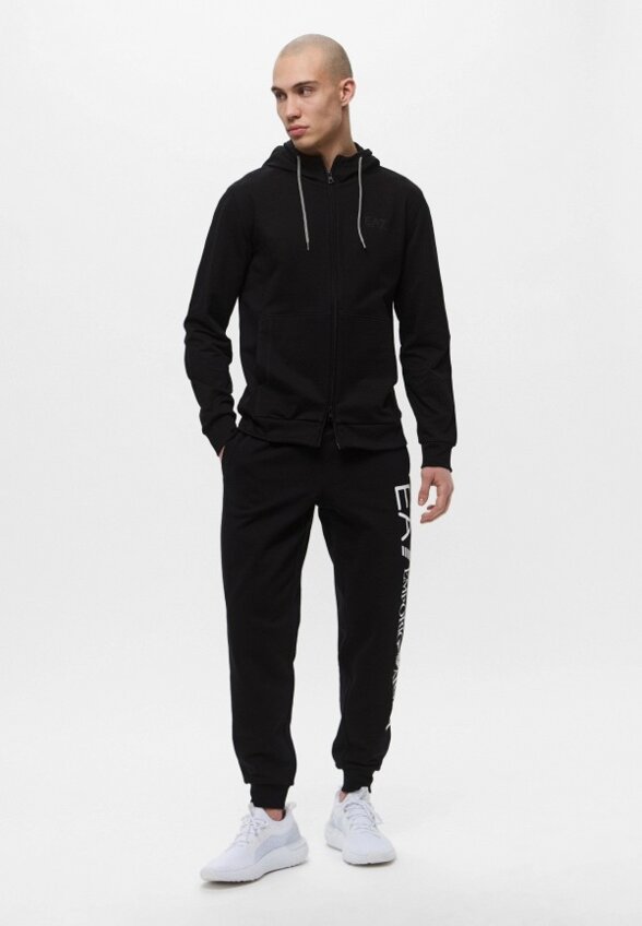 Толстовка EA7